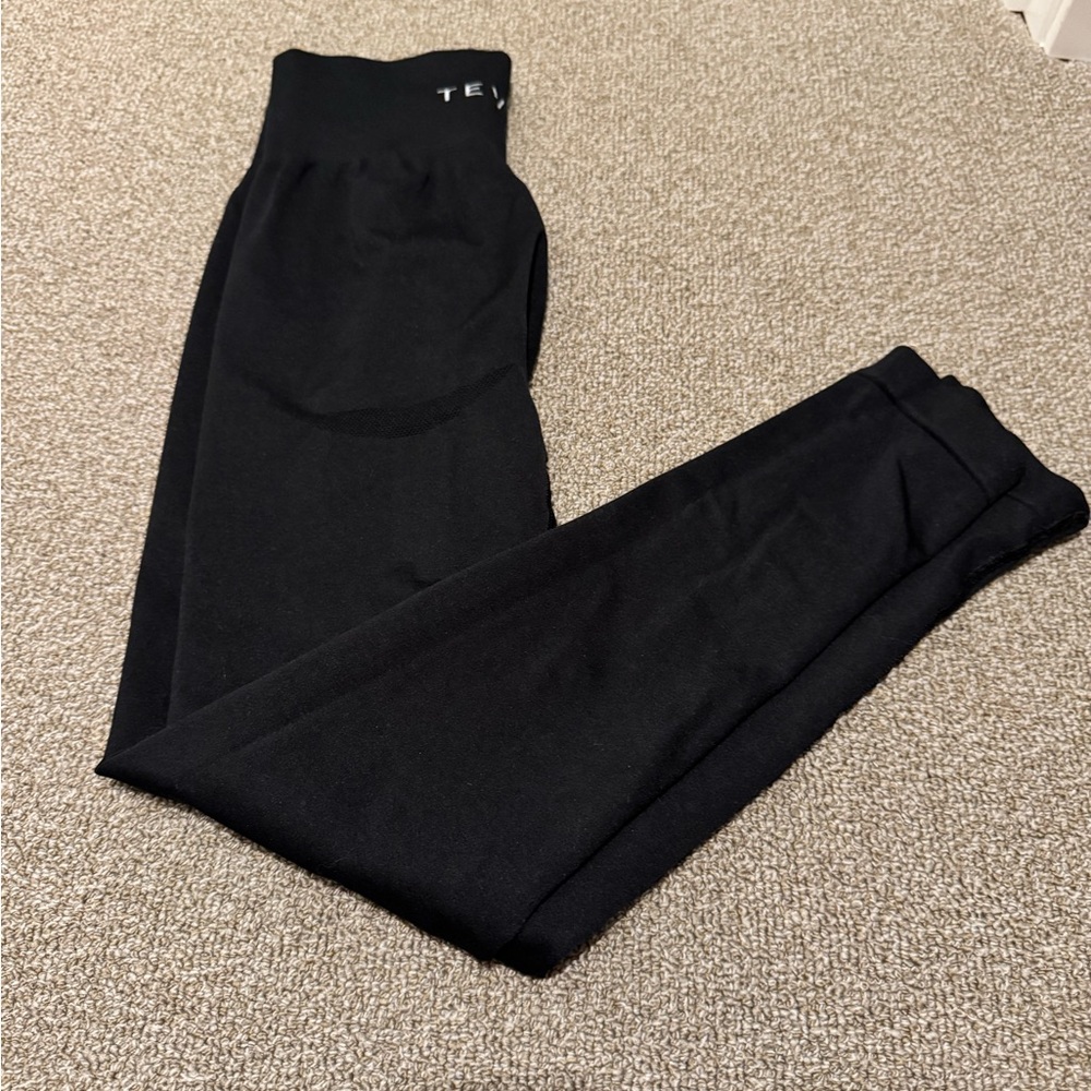 TEVEO Black Pro Leggings
